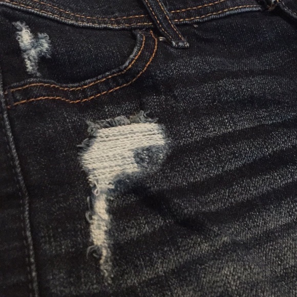 🌟SALE🌟Hollister Denim Midi Shorts - Picture 3 of 5